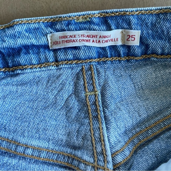 Levi’s Light Blue Ribcage Straight Ankle Jeans - Picture 4 of 7
